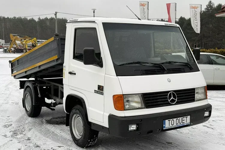 Mercedes MB 100 zdjęcie 4
