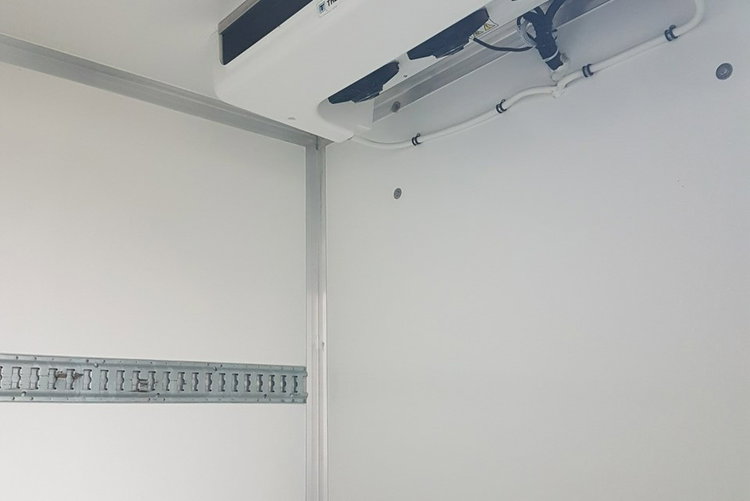 Renault Master 8EP CHŁODNIA MROŹNIA 4.22x2.10x2.01 IZOTERMA AGREGAT THERMO KING zdjęcie 7