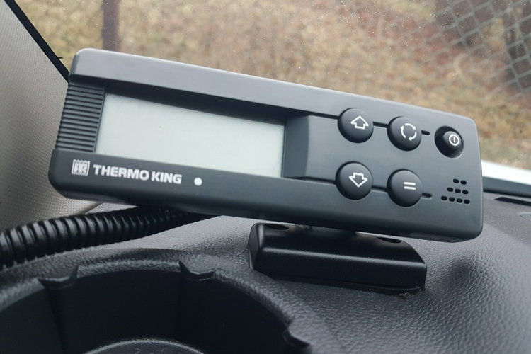 Renault Master 8EP CHŁODNIA MROŹNIA 4.22x2.10x2.01 IZOTERMA AGREGAT THERMO KING zdjęcie 24