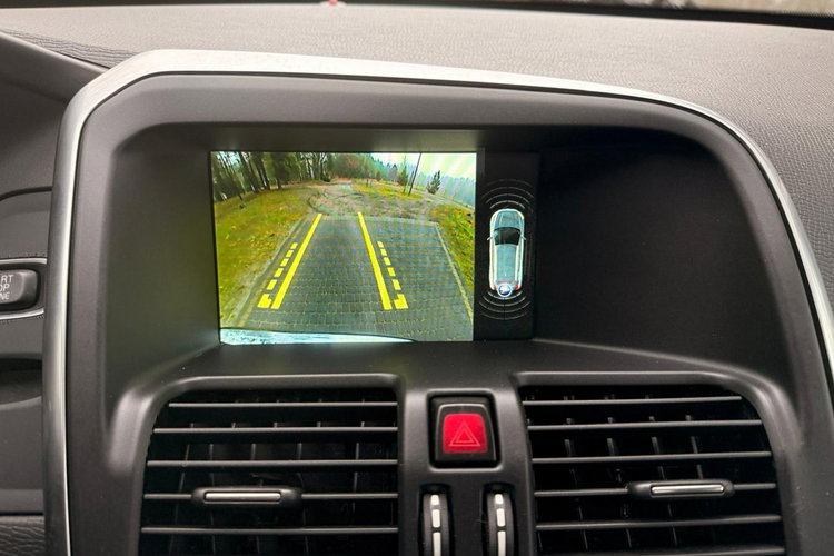 Volvo XC 60 2.0T5 245KM Automat 2015r. LED Skóra Panorama Blis Virtual Kamera zdjęcie 11