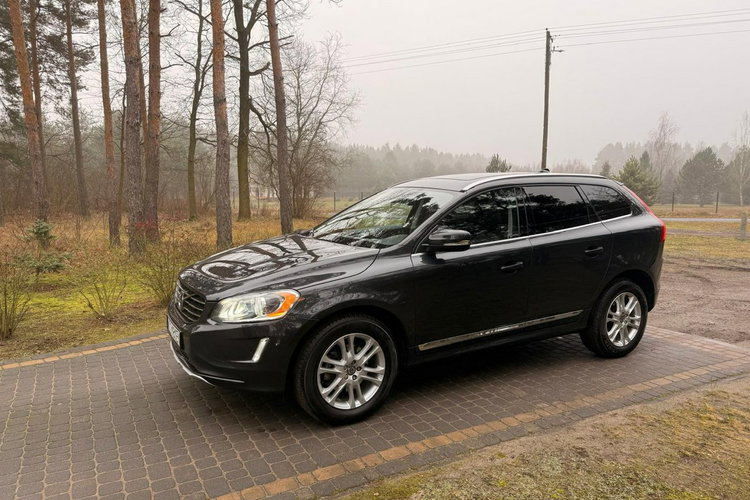 Volvo XC 60 2.0T5 245KM Automat 2015r. LED Skóra Panorama Blis Virtual Kamera zdjęcie 2