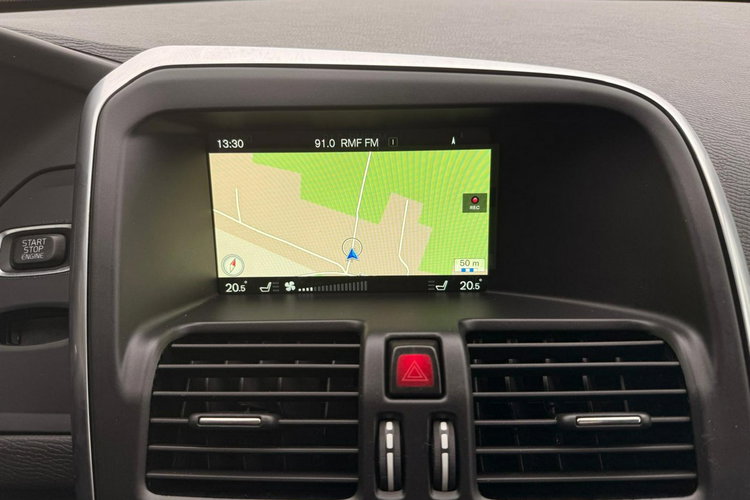 Volvo XC 60 2.0T5 245KM Automat 2015r. LED Skóra Panorama Blis Virtual Kamera zdjęcie 25