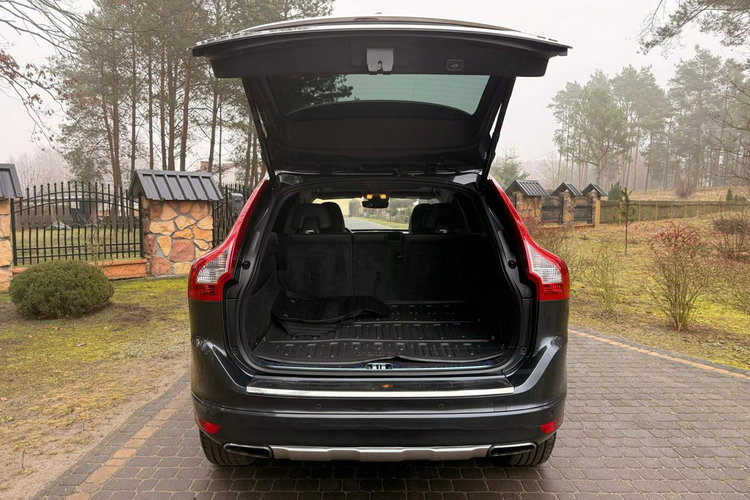 Volvo XC 60 2.0T5 245KM Automat 2015r. LED Skóra Panorama Blis Virtual Kamera zdjęcie 28