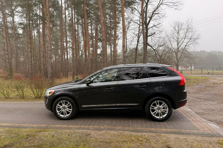 Volvo XC 60 2.0T5 245KM Automat 2015r. LED Skóra Panorama Blis Virtual Kamera zdjęcie 3
