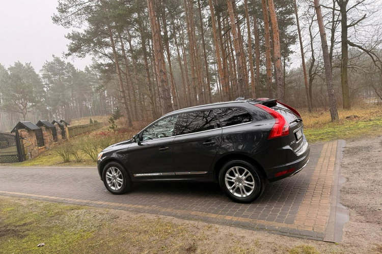 Volvo XC 60 2.0T5 245KM Automat 2015r. LED Skóra Panorama Blis Virtual Kamera zdjęcie 4