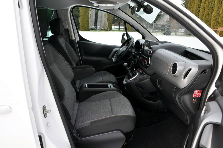 Citroen Berlingo 1.6HDI(120KM) Lift Led Navi Kamera Klimatronik Parktr Welur Reling ASO zdjęcie 17