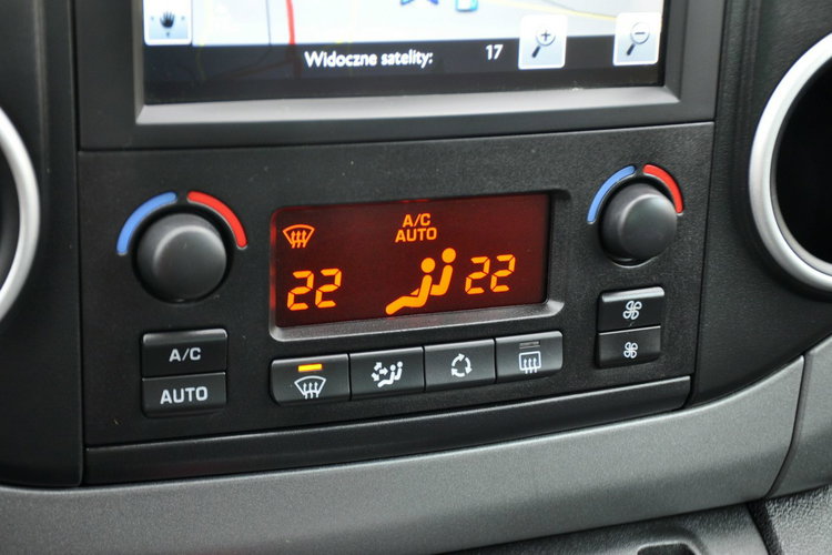 Citroen Berlingo 1.6HDI(120KM) Lift Led Navi Kamera Klimatronik Parktr Welur Reling ASO zdjęcie 35