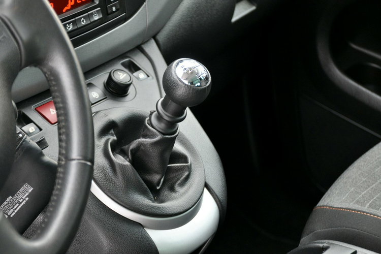 Citroen Berlingo 1.6HDI(120KM) Lift Led Navi Kamera Klimatronik Parktr Welur Reling ASO zdjęcie 37