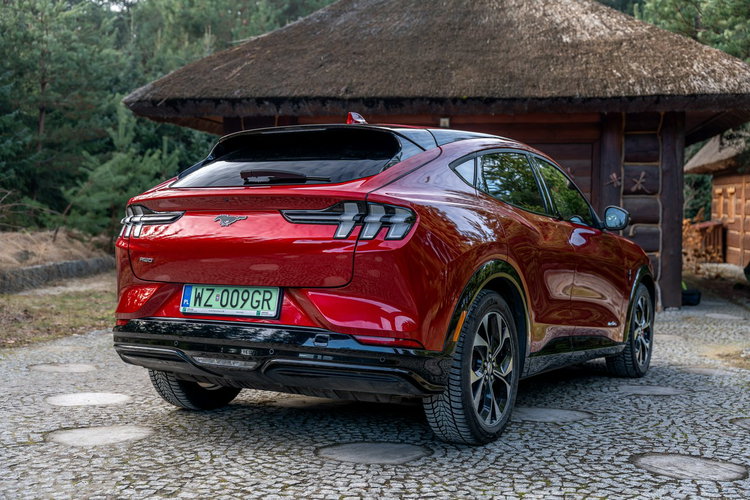 Ford Mustang Mach-E 75 kWh 269KM / Mach-E AWD Suv / 2023/ I wł / Salon PL / NAJEM / FV 23% zdjęcie 13