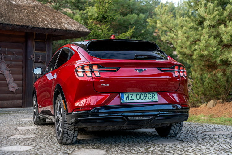 Ford Mustang Mach-E 75 kWh 269KM / Mach-E AWD Suv / 2023/ I wł / Salon PL / NAJEM / FV 23% zdjęcie 24