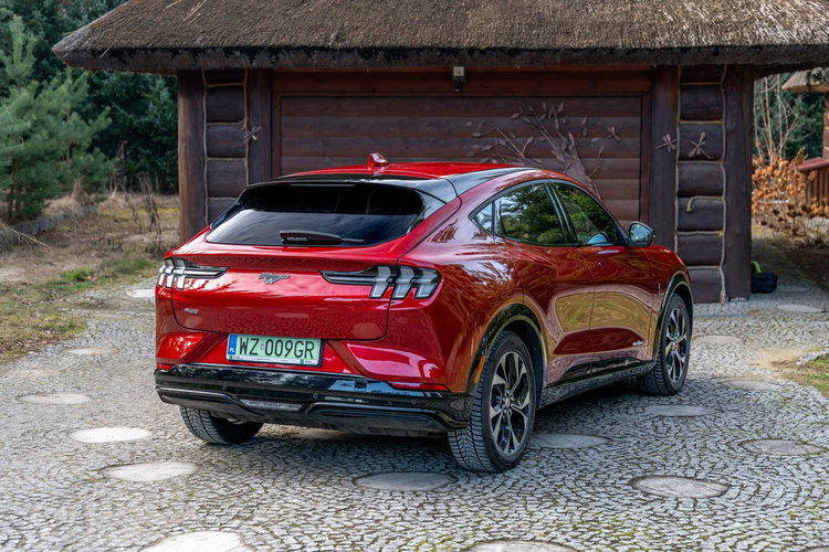Ford Mustang Mach-E 75 kWh 269KM / Mach-E AWD Suv / 2023/ I wł / Salon PL / NAJEM / FV 23% zdjęcie 4