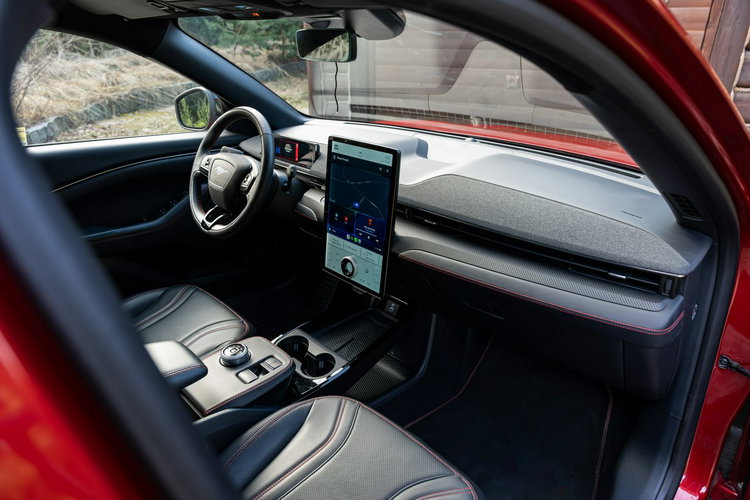 Ford Mustang Mach-E 75 kWh 269KM / Mach-E AWD Suv / 2023/ I wł / Salon PL / NAJEM / FV 23% zdjęcie 50