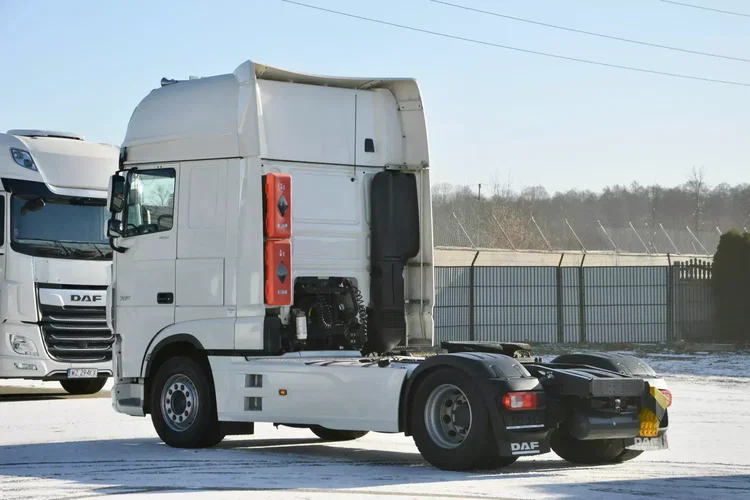 DAF XF 480 ZF INTARDER / KLIMA POST. / FULL LED / MIKROFALA / TELEWIZOR zdjęcie 12
