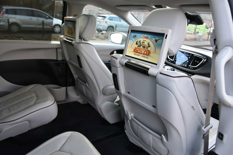 Chrysler Pacifica Limited 3.6 V6 291KM 2017r. Panorama Skóra Kamera360 DVD HarmanKardon zdjęcie 11