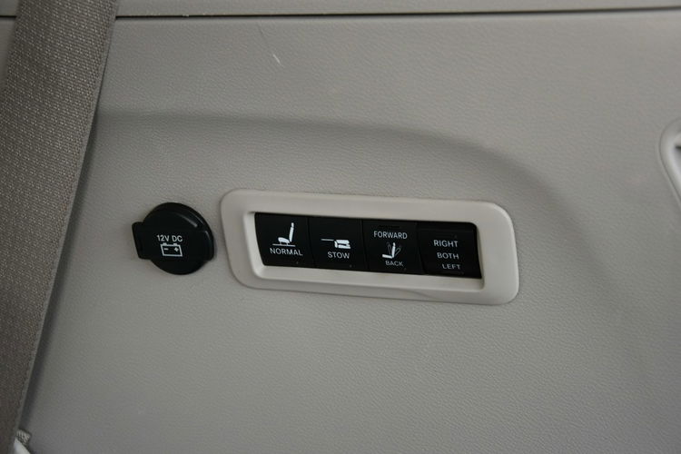 Chrysler Pacifica Limited 3.6 V6 291KM 2017r. Panorama Skóra Kamera360 DVD HarmanKardon zdjęcie 21