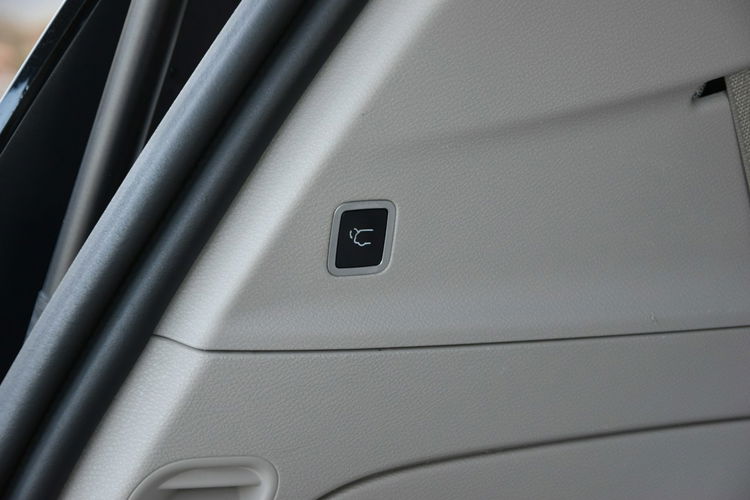 Chrysler Pacifica Limited 3.6 V6 291KM 2017r. Panorama Skóra Kamera360 DVD HarmanKardon zdjęcie 23