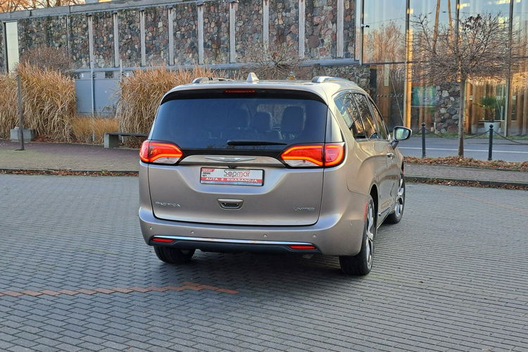 Chrysler Pacifica Limited 3.6 V6 291KM 2017r. Panorama Skóra Kamera360 DVD HarmanKardon zdjęcie 5