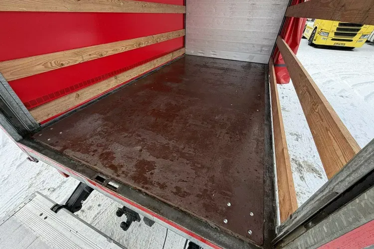 Mitsubishi Fuso zdjęcie 24