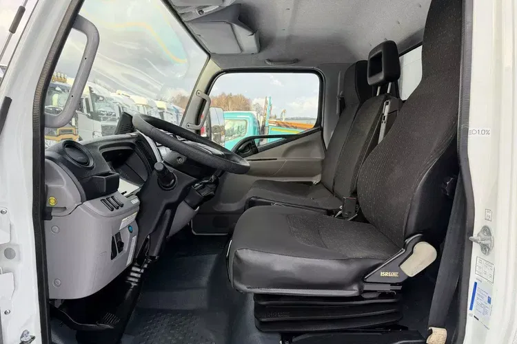 Mitsubishi Fuso zdjęcie 26