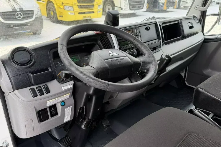 Mitsubishi Fuso zdjęcie 27