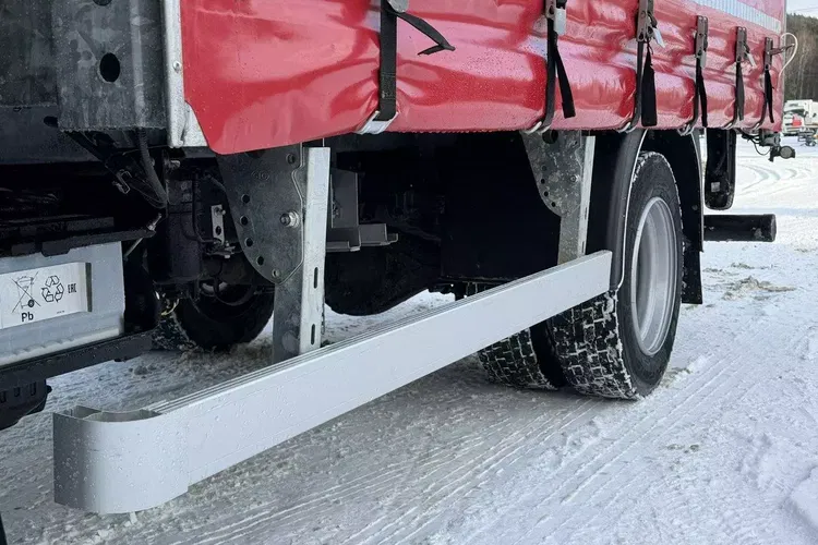 Mitsubishi Fuso zdjęcie 6