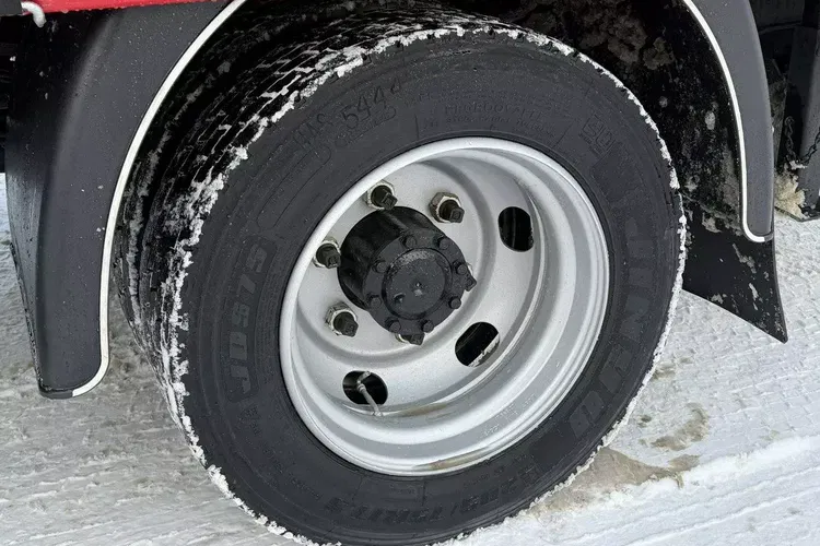 Mitsubishi Fuso zdjęcie 7