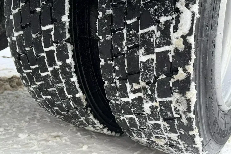 Mitsubishi Fuso zdjęcie 8