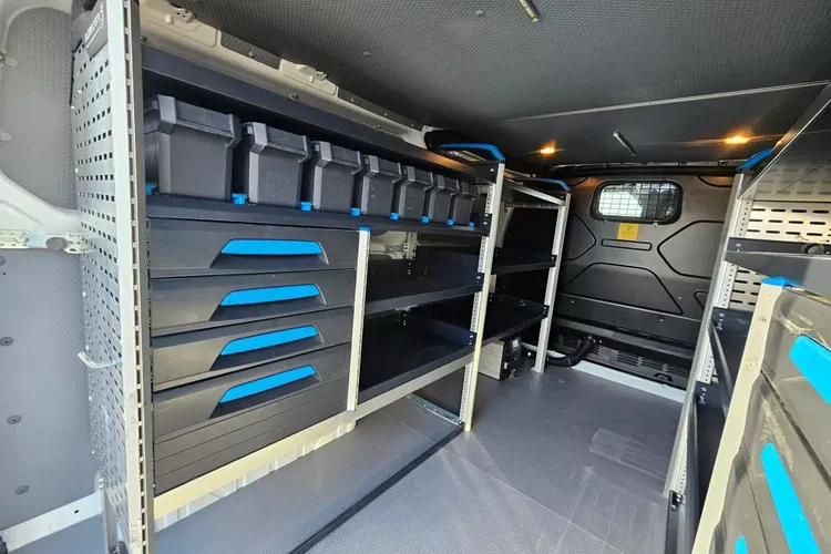 Ford transit-custom L2H1 74900zł NETTO Zabudowa warsztatowa 2.0TdCi/170KM zdjęcie 16