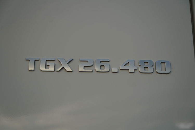 MAN TGX 26.480 / SOLÓWKA / MEGA / 6X2 / KLIMATYZACJA POSTOJOWA / OŚ PODNOSZONA / ZAWIESIE DO WÓZKA  zdjęcie 29