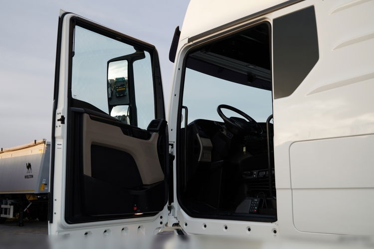 MAN TGX 26.480 / SOLÓWKA / MEGA / 6X2 / KLIMATYZACJA POSTOJOWA / OŚ PODNOSZONA / ZAWIESIE DO WÓZKA  zdjęcie 30