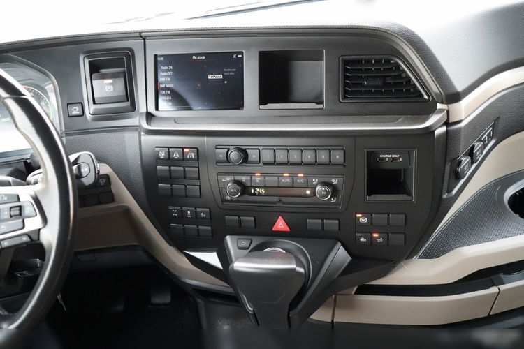 MAN TGX 26.480 / SOLÓWKA / MEGA / 6X2 / KLIMATYZACJA POSTOJOWA / OŚ PODNOSZONA / ZAWIESIE DO WÓZKA  zdjęcie 38