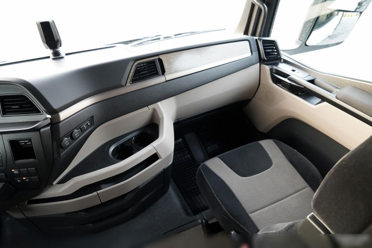 MAN TGX 26.480 / SOLÓWKA / MEGA / 6X2 / KLIMATYZACJA POSTOJOWA / OŚ PODNOSZONA / ZAWIESIE DO WÓZKA  zdjęcie 40