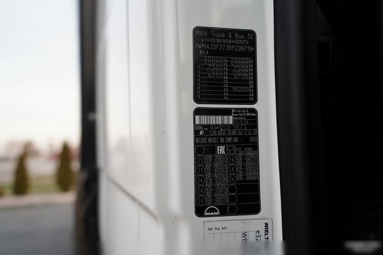 MAN TGX 26.480 / SOLÓWKA / MEGA / 6X2 / KLIMATYZACJA POSTOJOWA / OŚ PODNOSZONA / ZAWIESIE DO WÓZKA  zdjęcie 45