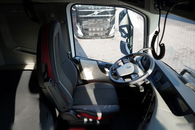 Volvo FH 500 / TANDEM PRZEJAZDOWY 120 M3 / 6X2 / MEGA / OŚ PODNOSZONA / TV / + PRZYCZEPA GNIOTPOL  zdjęcie 55