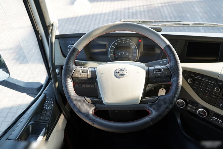 Volvo FH 500 / TANDEM PRZEJAZDOWY 120 M3 / 6X2 / MEGA / OŚ PODNOSZONA / TV / + PRZYCZEPA GNIOTPOL  zdjęcie 56