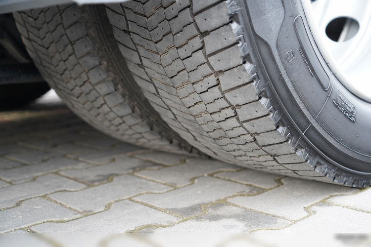 MAN TGX 26.480 / ZESTAW TANDEM 120 M3 / PRZEJAZDOWY / KLIMATYZACJA POSTOJOWA / OŚ PODNOSZONA / ZAWIESIE DO WÓZKA / + PRZYCZEPA WIELTON / OSIE SAF zdjęcie 32