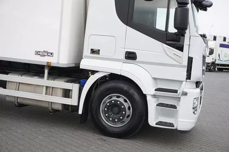 Iveco STRALIS / 360 / EURO 6 / CHŁODNIA + WINDA / ŁAD. 7 040 KG / 18 PALET zdjęcie 38