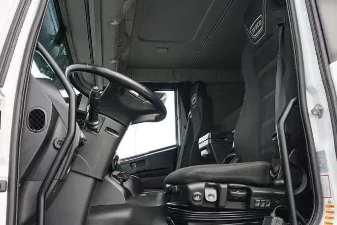 Iveco STRALIS / 360 / EURO 6 / CHŁODNIA + WINDA / ŁAD. 7 040 KG / 18 PALET zdjęcie 7