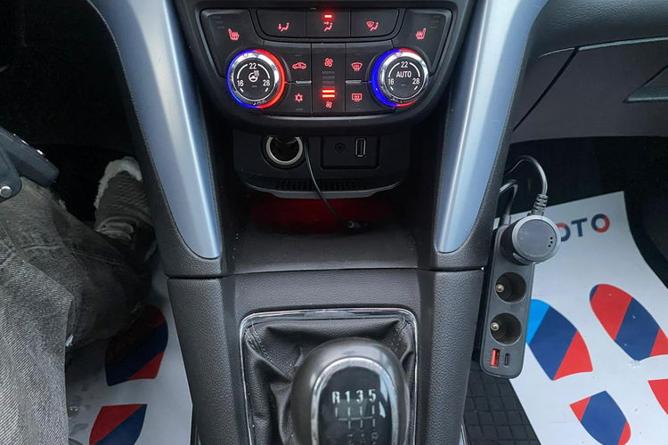 Opel Zafira 1.4i turbo + gaz 7.os. Panorama pod.kierownica bezwypadkowy zam.1.r.gw zdjęcie 37