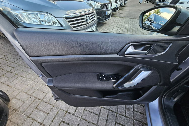 Peugeot 308 SW Grzane fotele, nawigacja, alufelgi, czujniki cofania zdjęcie 32