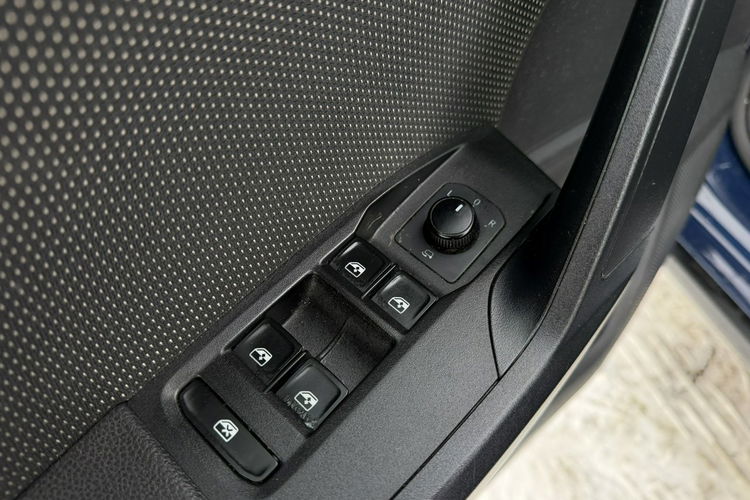 Seat Arona Klimatronic, PDC 2x, Kamera cofania, Nawigacja, CarPlay/AndroidAuto zdjęcie 15