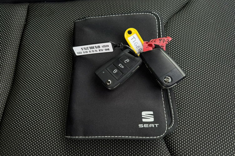 Seat Arona Klimatronic, PDC 2x, Kamera cofania, Nawigacja, CarPlay/AndroidAuto zdjęcie 32