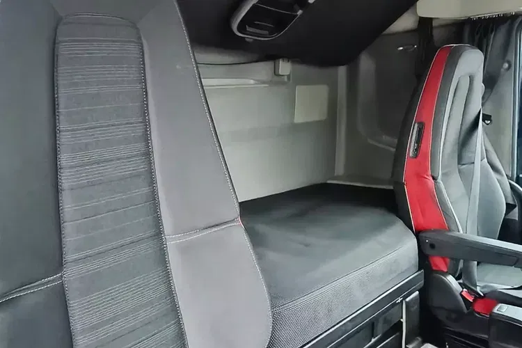 Volvo FH4 500 / EURO 6 / AUTOMAT / LOW DECK / I- SHIFT / KLIMA POSTOJOWA / zdjęcie 11