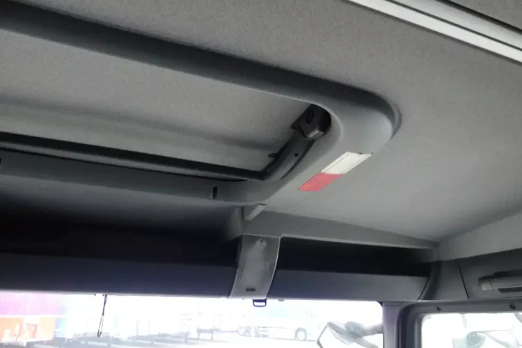 MAN TGA 26.400 6x2 / CHŁODNIA / / KABINA SYPIALNA / zdjęcie 35