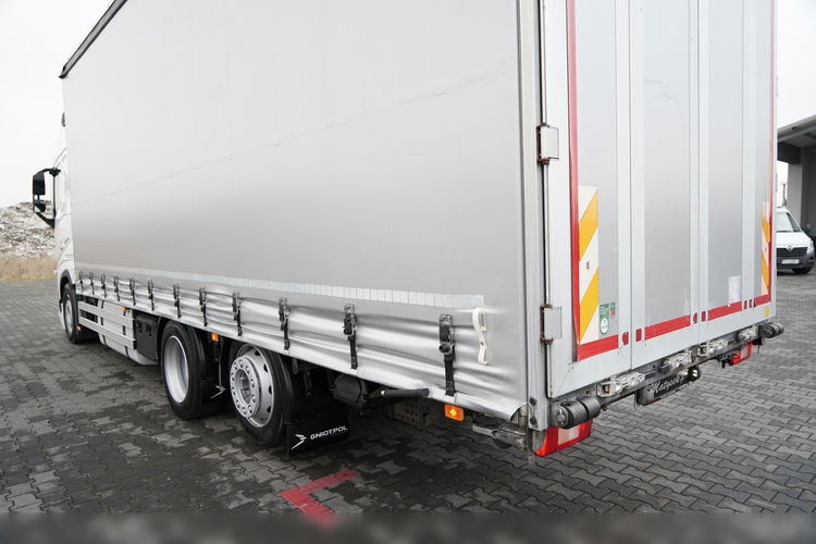 Volvo FH 500 / SOLÓWKA / 6X2 / MEGA / OŚ PODNOSZONA / TV   zdjęcie 13