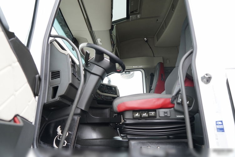 Volvo FH 500 / SOLÓWKA / 6X2 / MEGA / OŚ PODNOSZONA / TV   zdjęcie 30