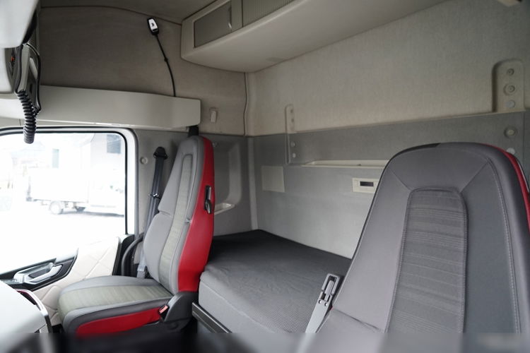 Volvo FH 500 / SOLÓWKA / 6X2 / MEGA / OŚ PODNOSZONA / TV   zdjęcie 32