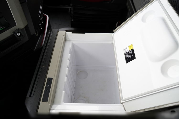 Volvo FH 500 / SOLÓWKA / 6X2 / MEGA / OŚ PODNOSZONA / TV   zdjęcie 33