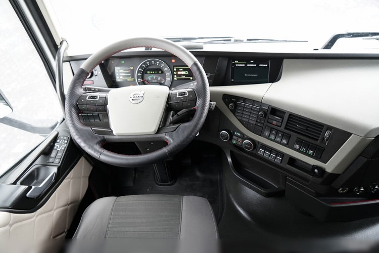 Volvo FH 500 / SOLÓWKA / 6X2 / MEGA / OŚ PODNOSZONA / TV   zdjęcie 36