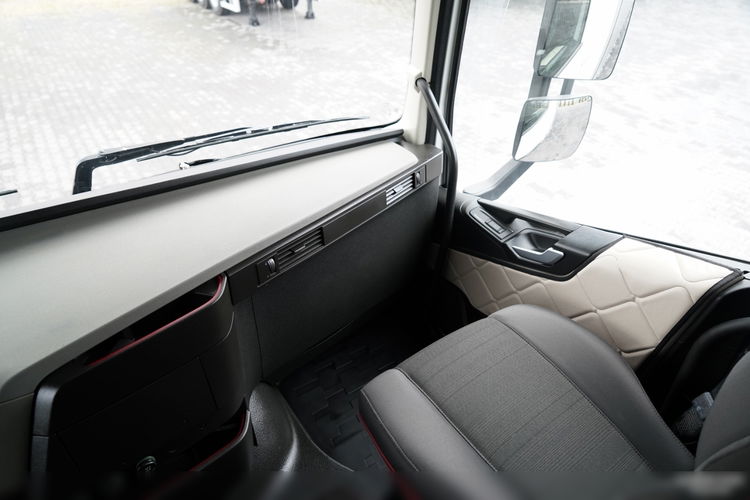 Volvo FH 500 / SOLÓWKA / 6X2 / MEGA / OŚ PODNOSZONA / TV   zdjęcie 39